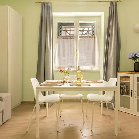 Domus Gianicolo 2b * Rzym